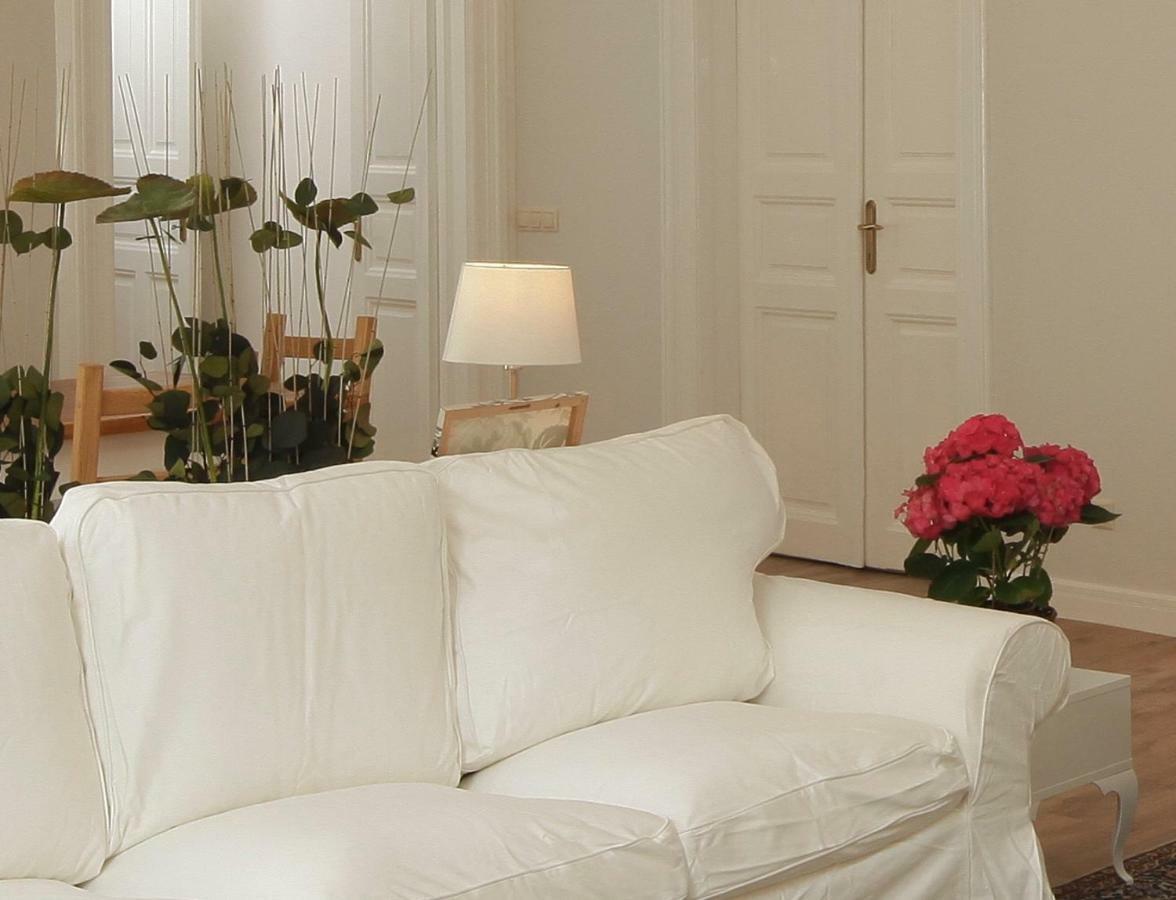 Urban Haven - 3 Beds, 3 Baths, Free Parking, Near Central Market Budapeste Exterior foto